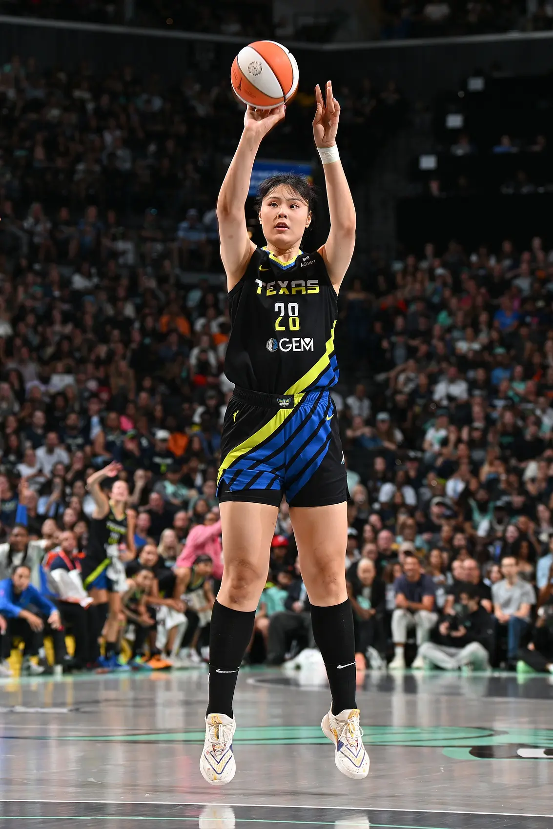 小宝砍下, 战这项赛事, BA女子篮